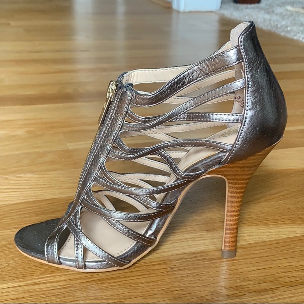 ISOLA ZIPPER HEEL DARK METALLIC SILVER